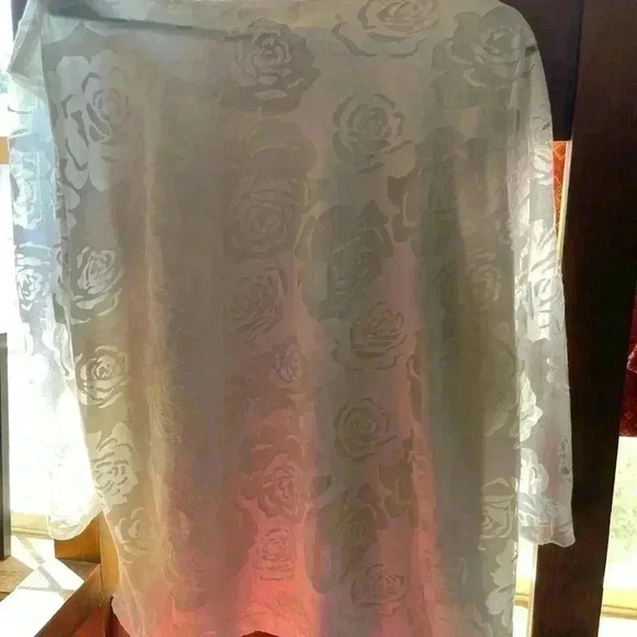 Gorgeous Rebecca Malone white detailed top. - Picture 2 of 6